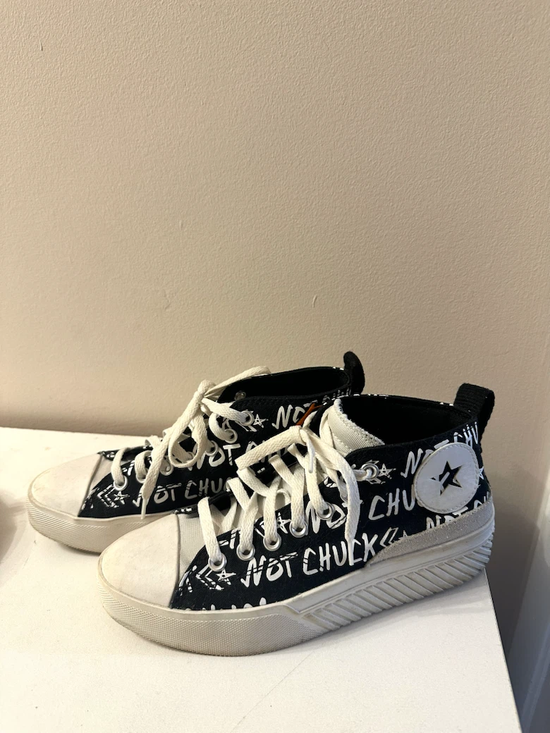 Limited Edition UNISEX Converse Chuck 70