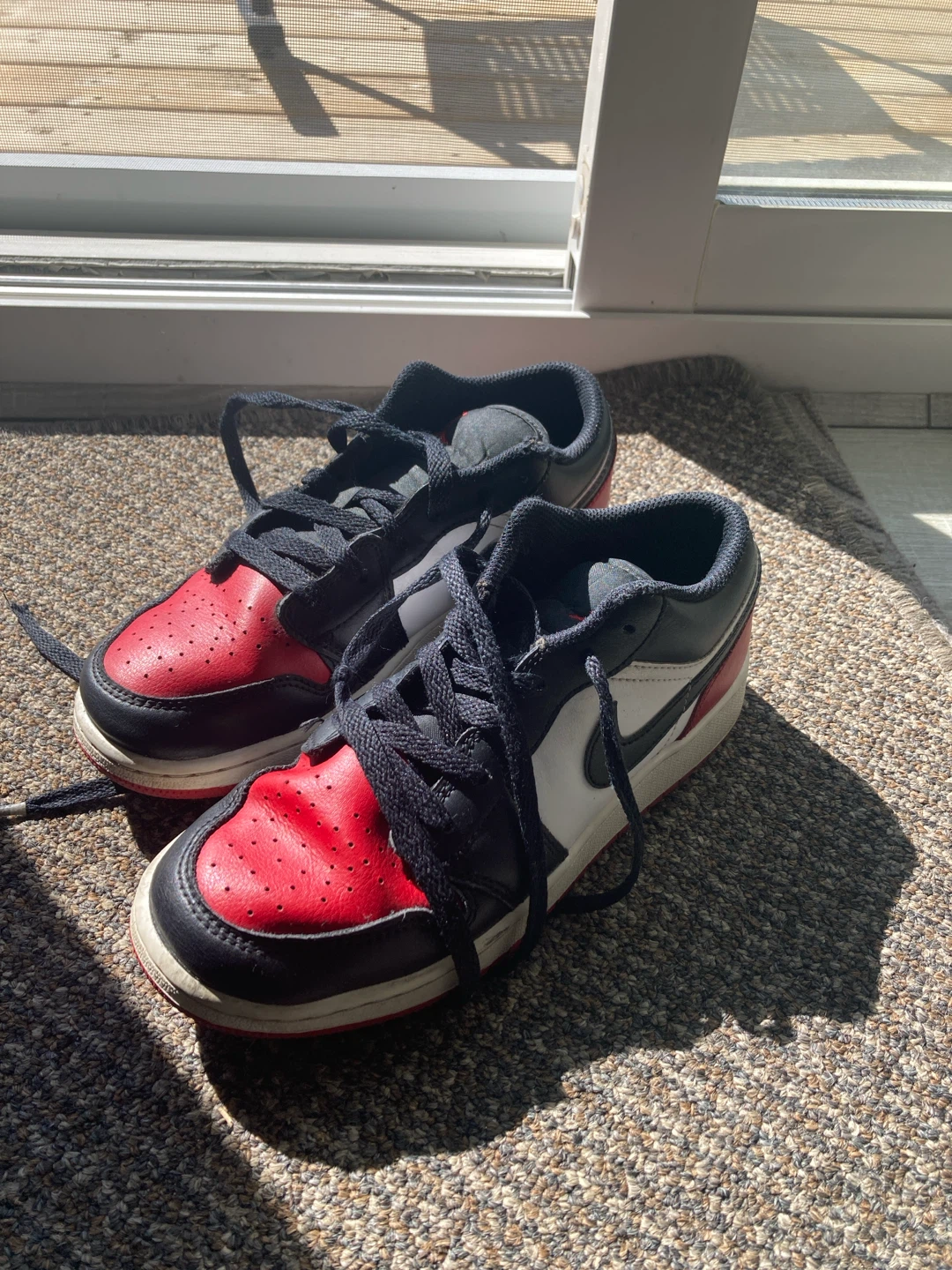 Nike Air Jordan 1 Low Youth Shoes (cash only)