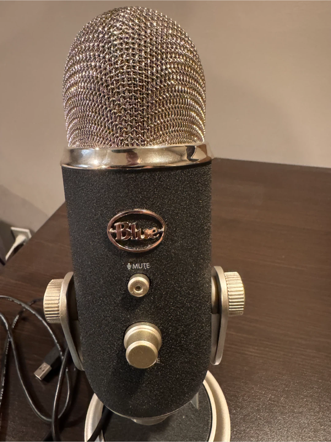 Blue Yeti Pro USB & XLR Microphone - photo 5