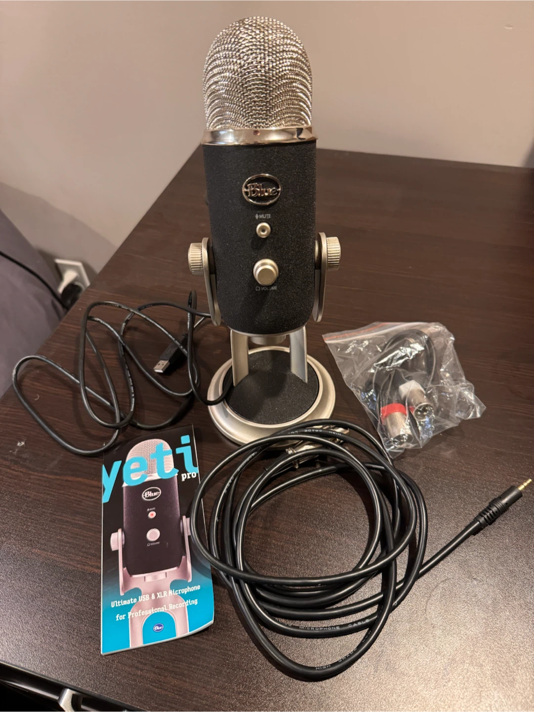 Blue Yeti Pro USB & XLR Microphone - photo 2