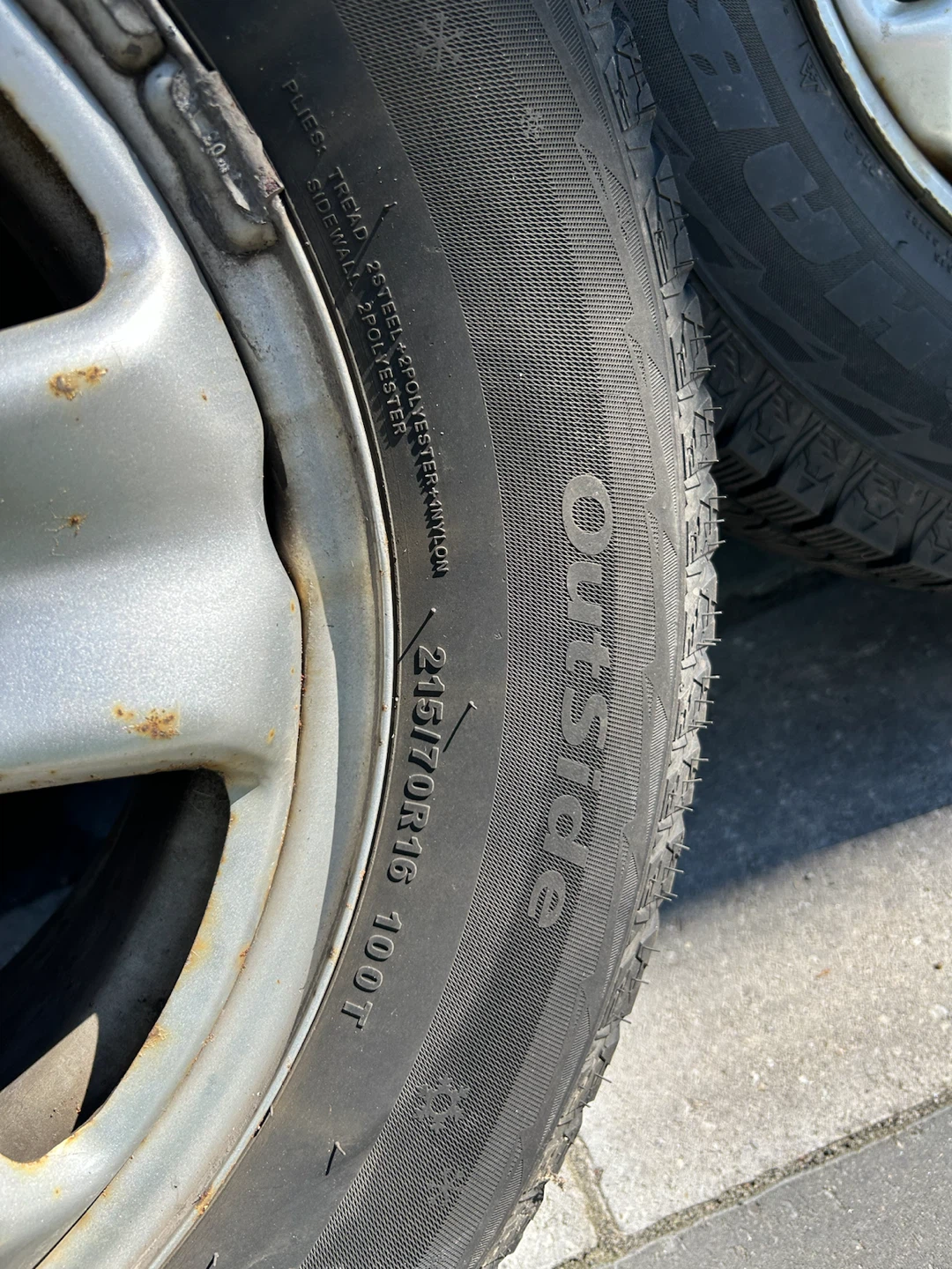 All season tires and Alloy Rims - 215/70R16 100T - photo 3