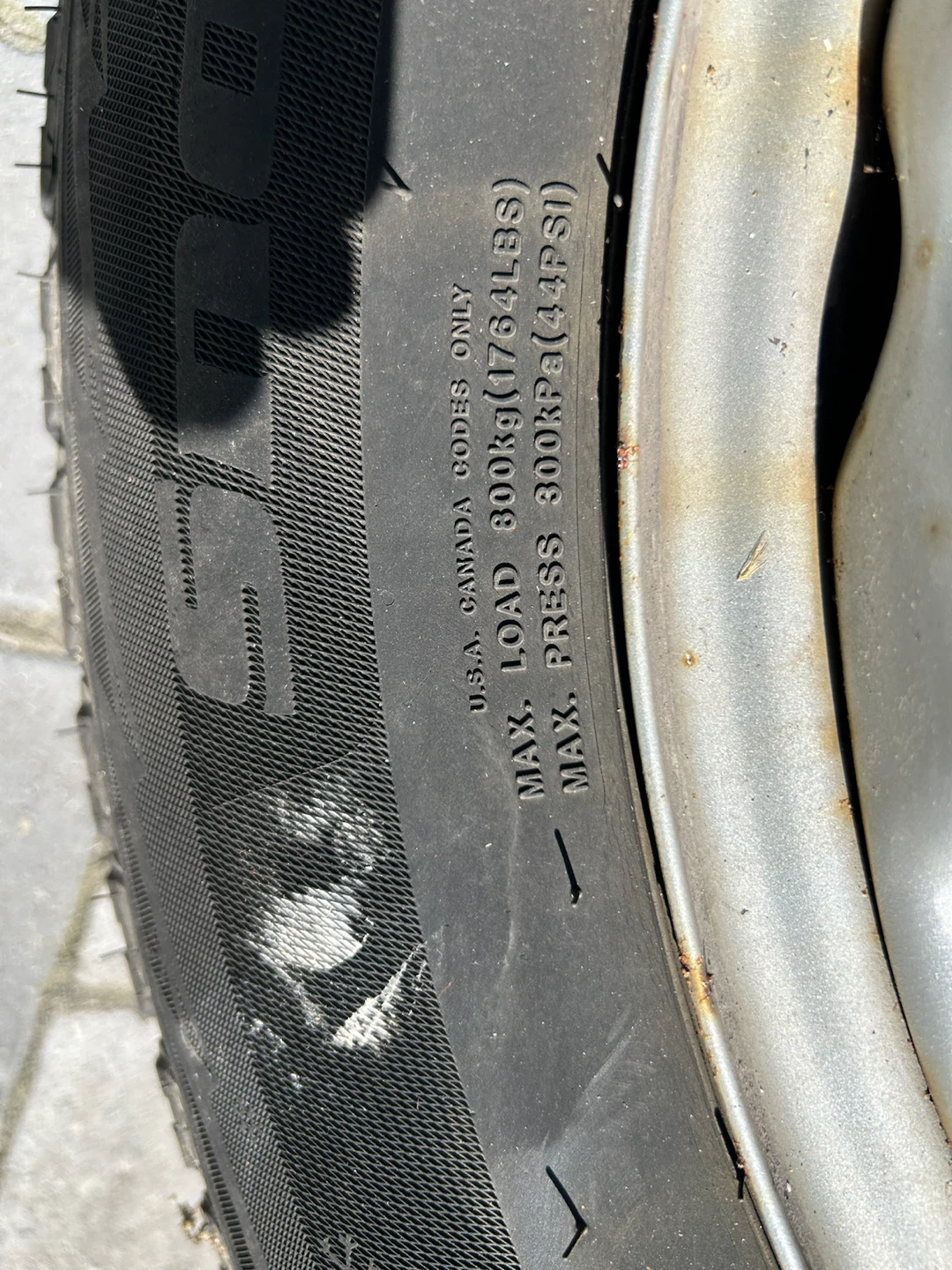 All season tires and Alloy Rims - 215/70R16 100T - photo 4