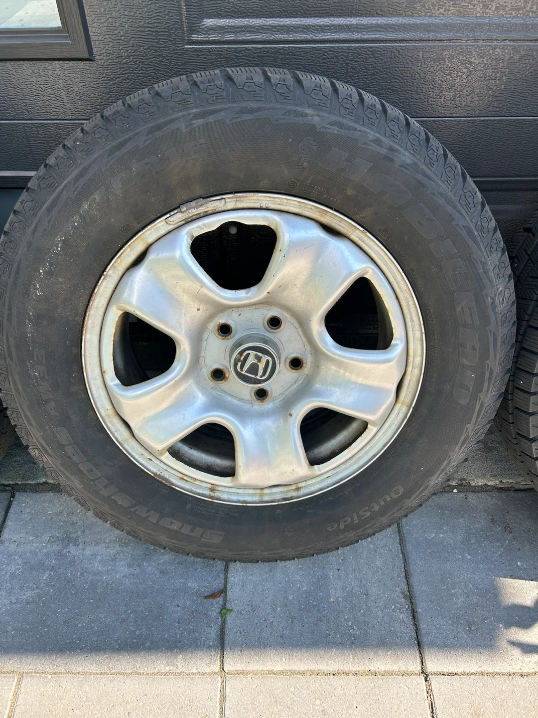 All season tires and Alloy Rims - 215/70R16 100T - photo 5