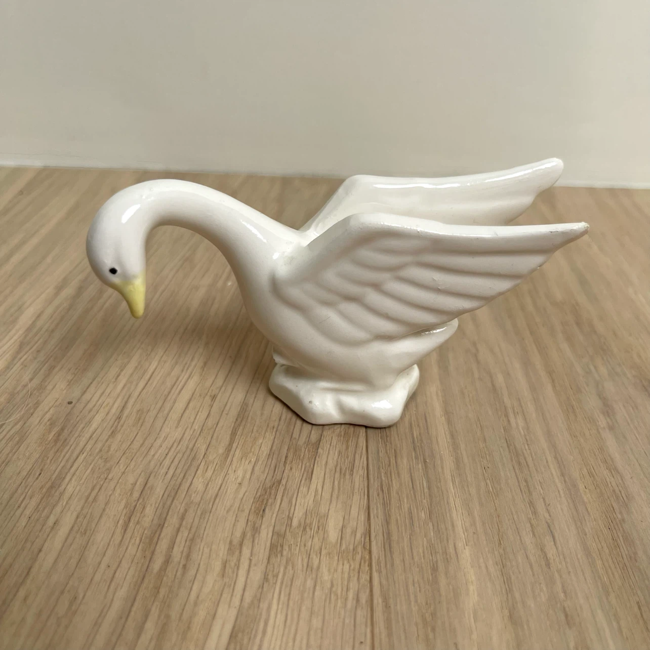 Art Deco Ceramic Swan: White MCM Decor, Made in Japan - photo 3