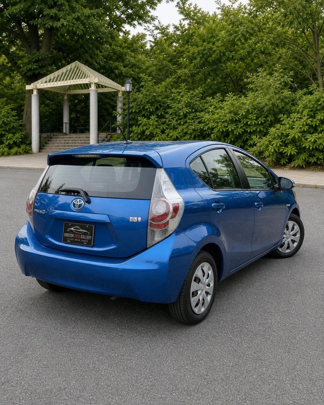 2014 Toyota Prius c - photo 4