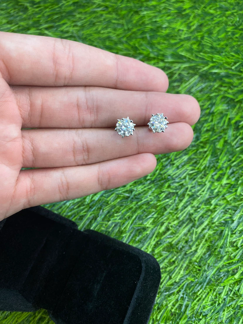 GRA Moissanite Stud Earrings - photo 4