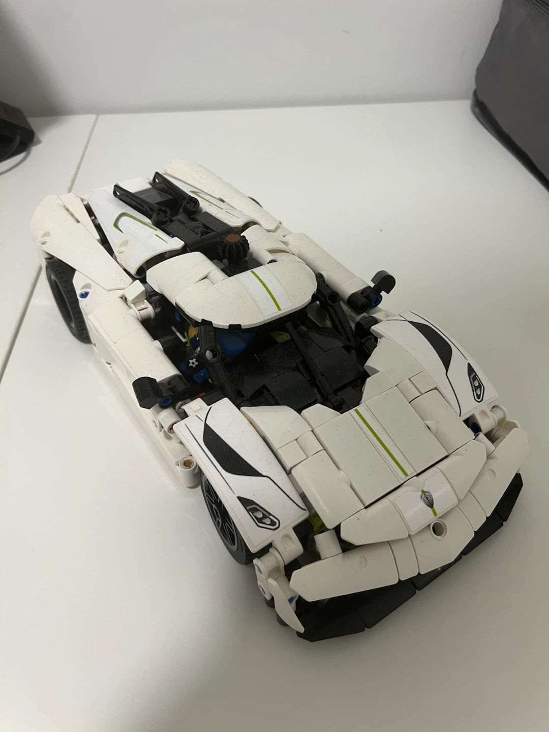 Lego White Koenigsegg Technic 42184