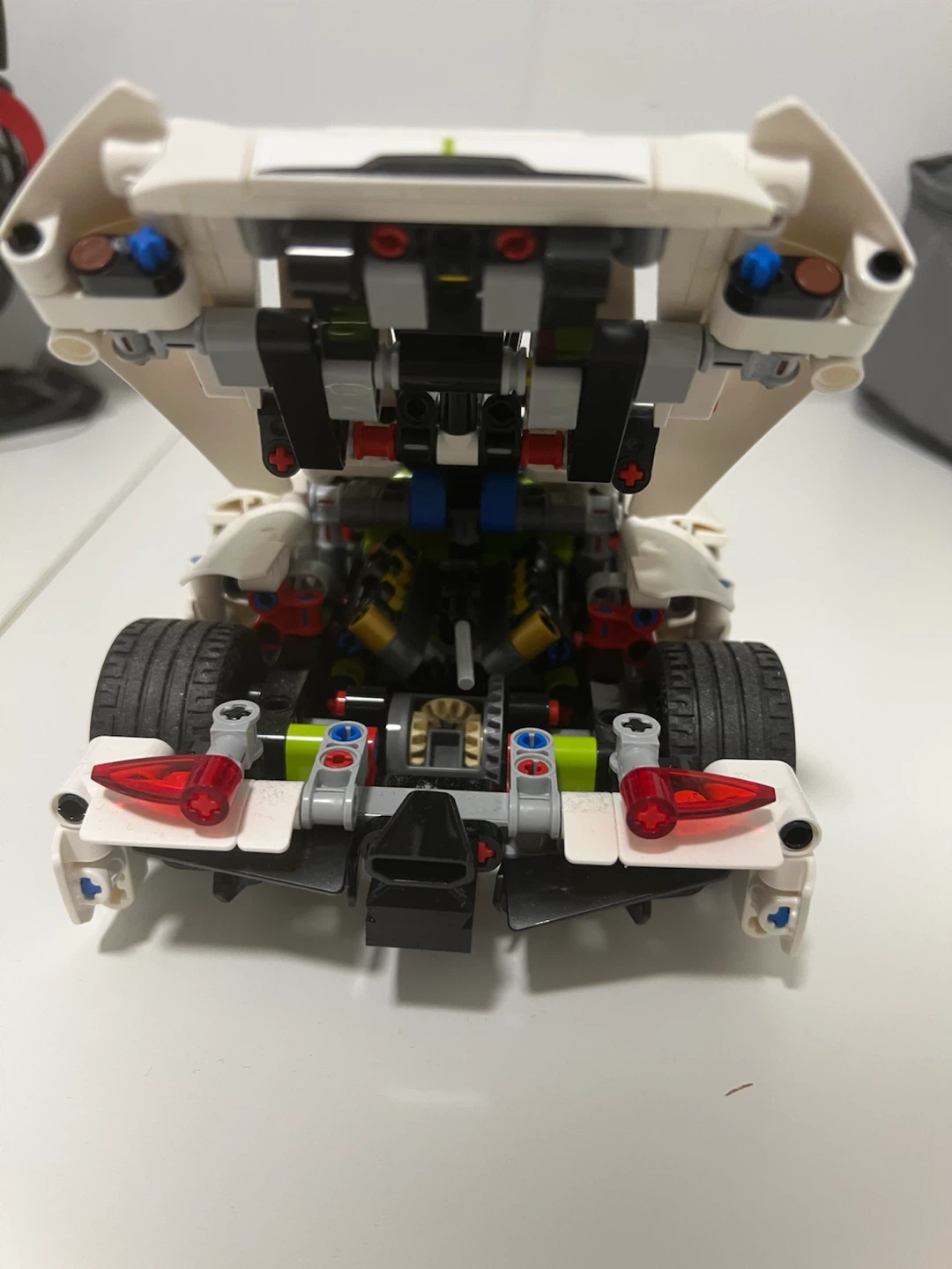 Lego White Koenigsegg Technic 42184 - photo 5