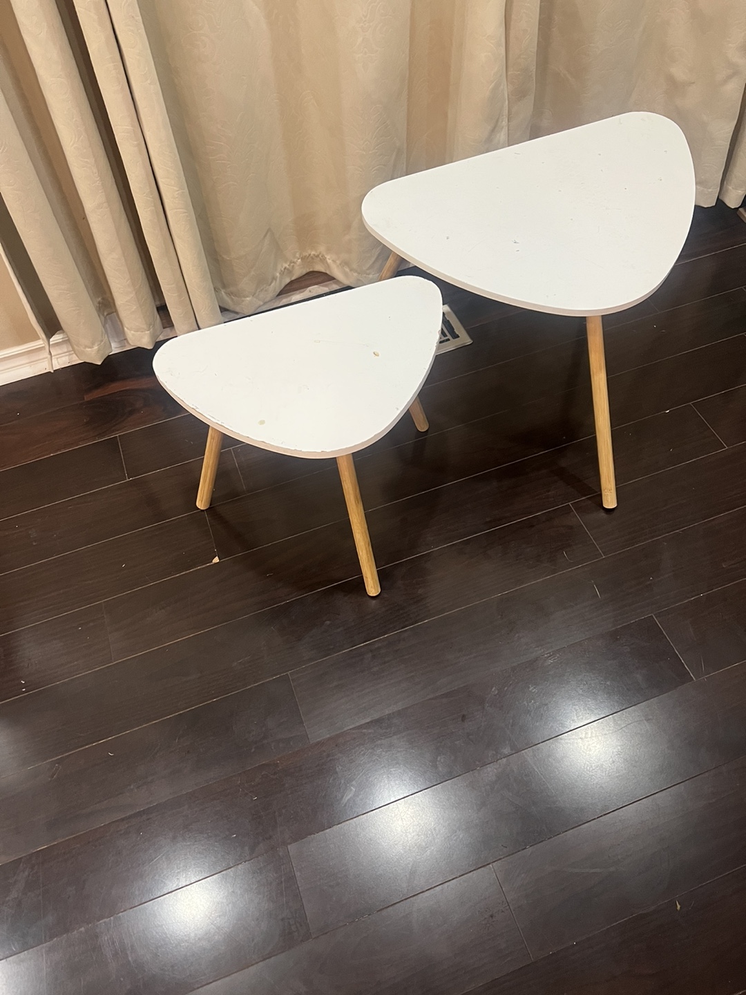 Set of 2 White Triangle Nesting Side Tables