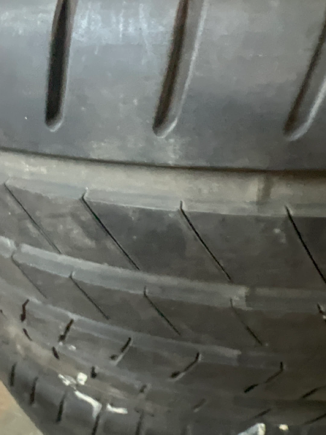 Set of 4 x 245/45R20 Tires - photo 3