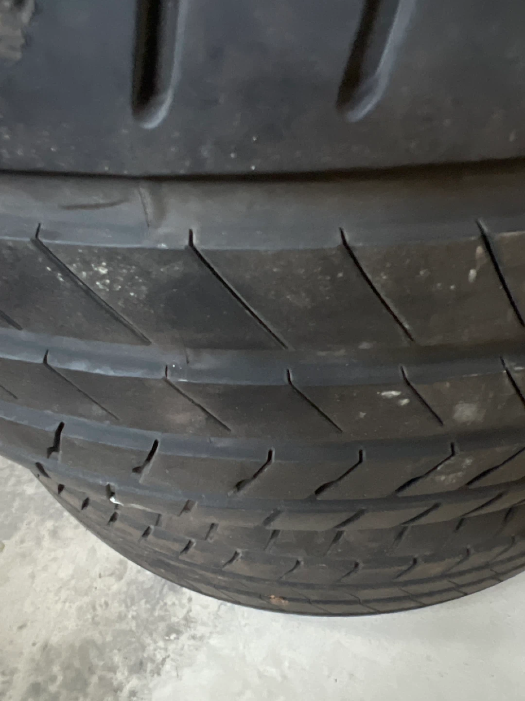 Set of 4 x 245/45R20 Tires - photo 2