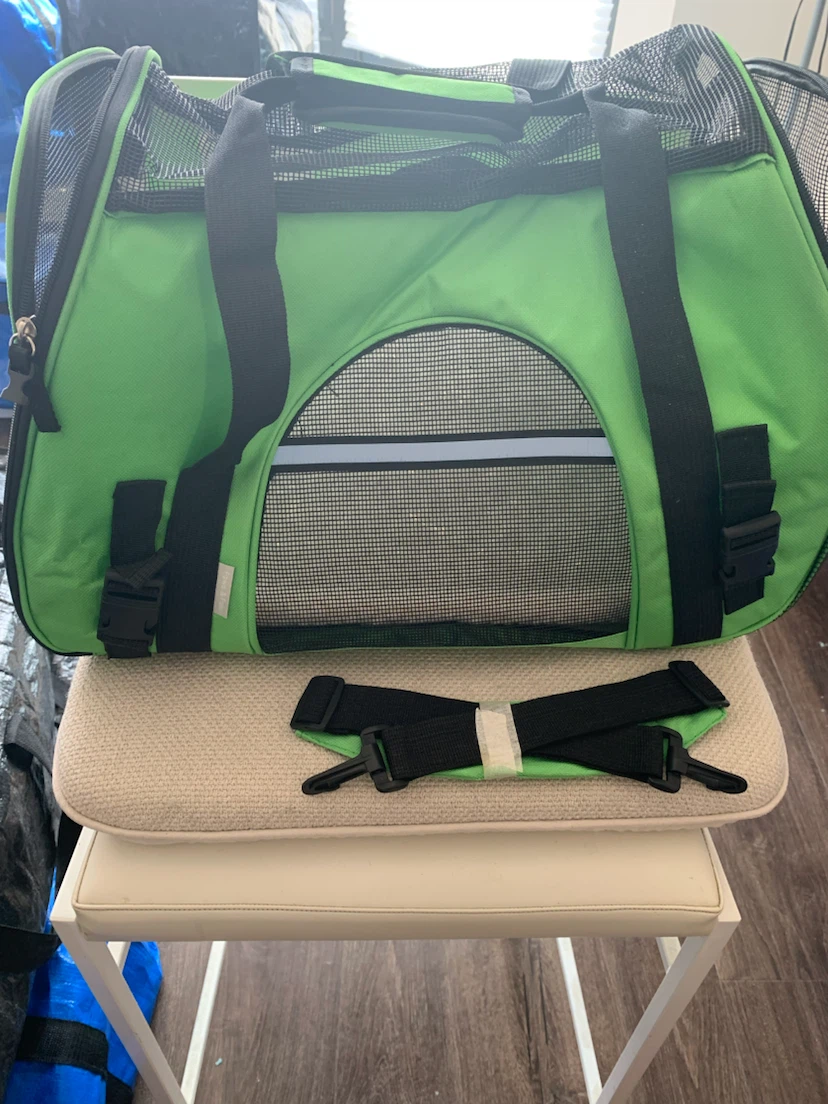 PET CARRIER. NEW/ NEVER USED - photo 2