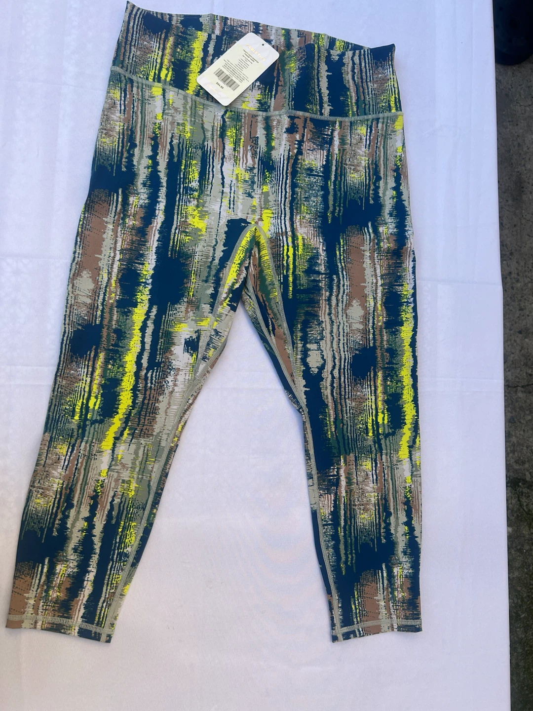 Fabletics Trinity  High Waisted Pocket Capris