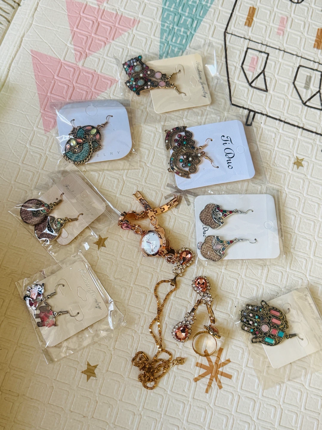 Assorted Women's Fashion Jewelry Set