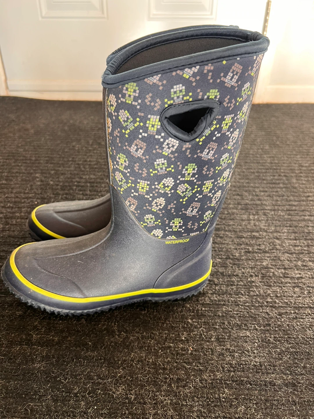 Elements Waterproof Boots Size 4 youth - photo 2