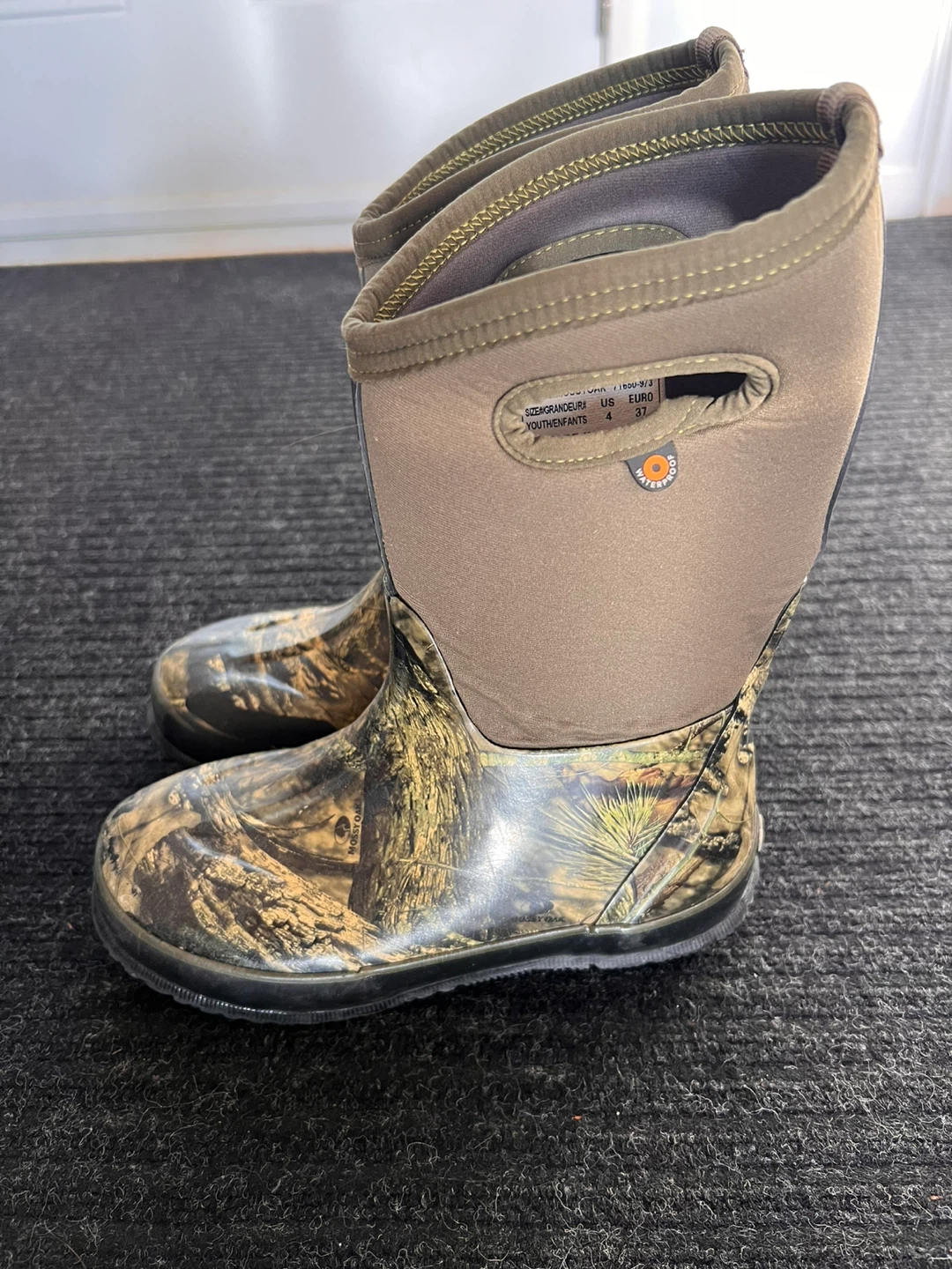 Bogs Youth Classic Mid Camo Waterproof Boots Size 4 - photo 2