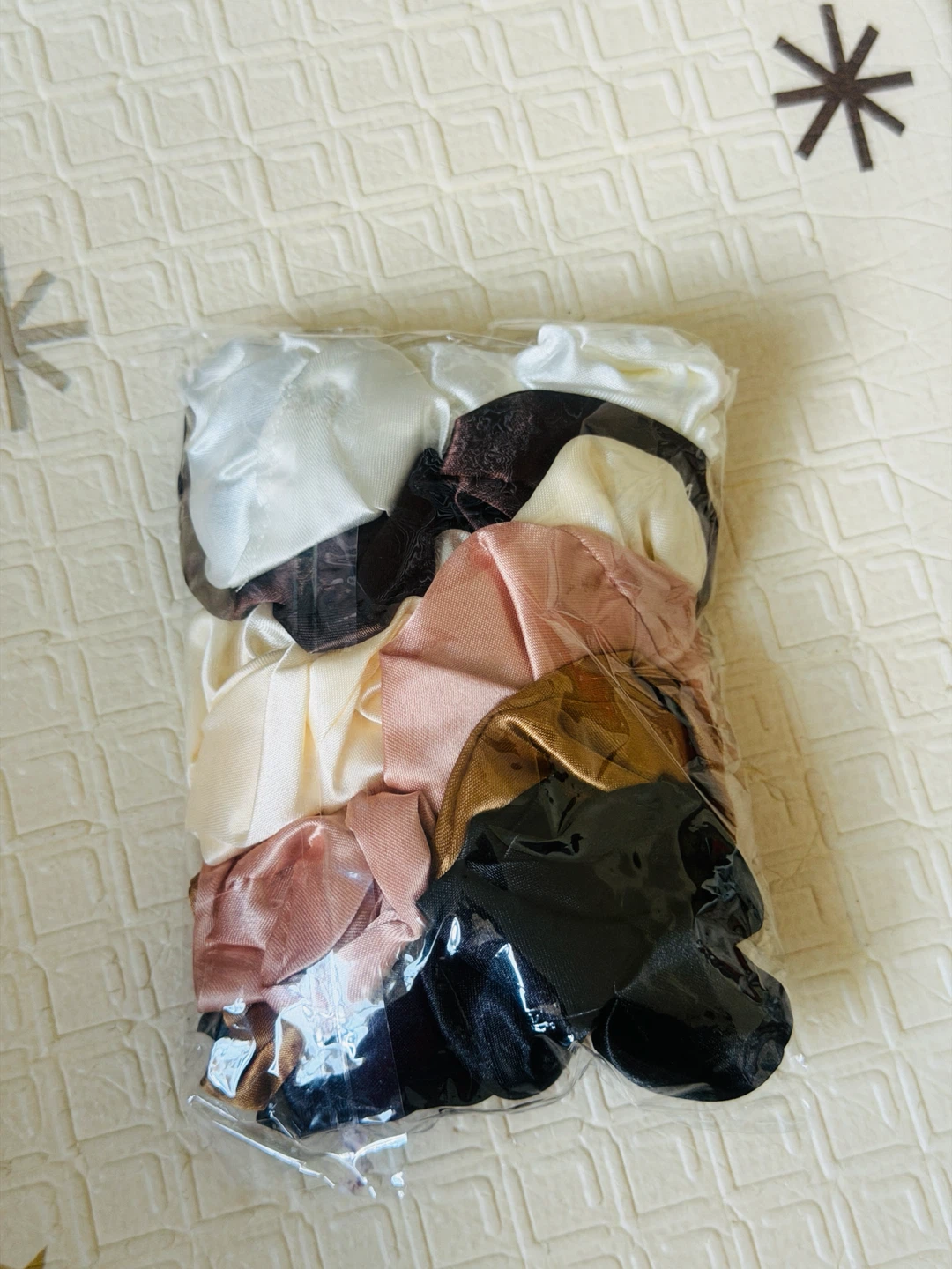 Kitsch Ruched Satin Scrunchies Set - photo 3