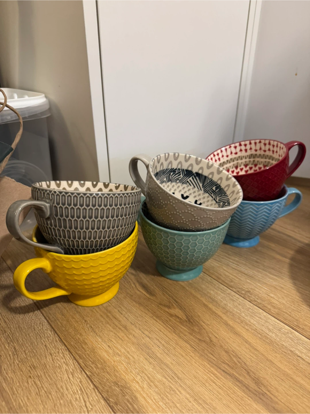 Set of 6 Ceramic Mugs with Decorative Patterns