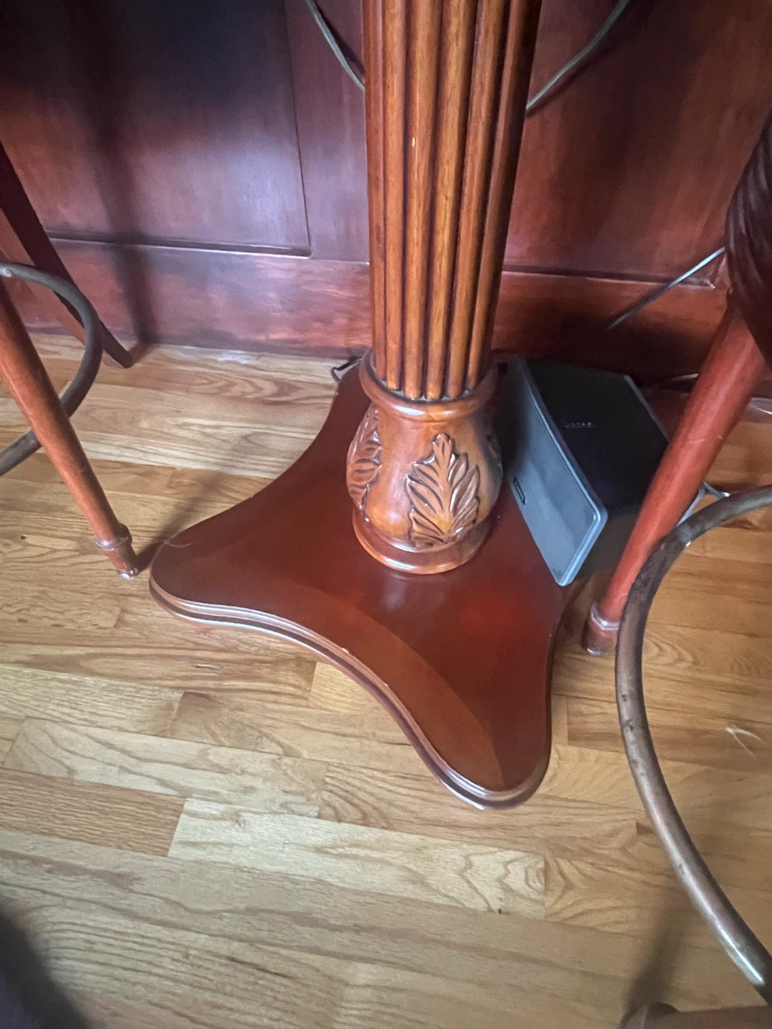Pub Table with 2 Bar Stools with  Leather Seat - photo 3
