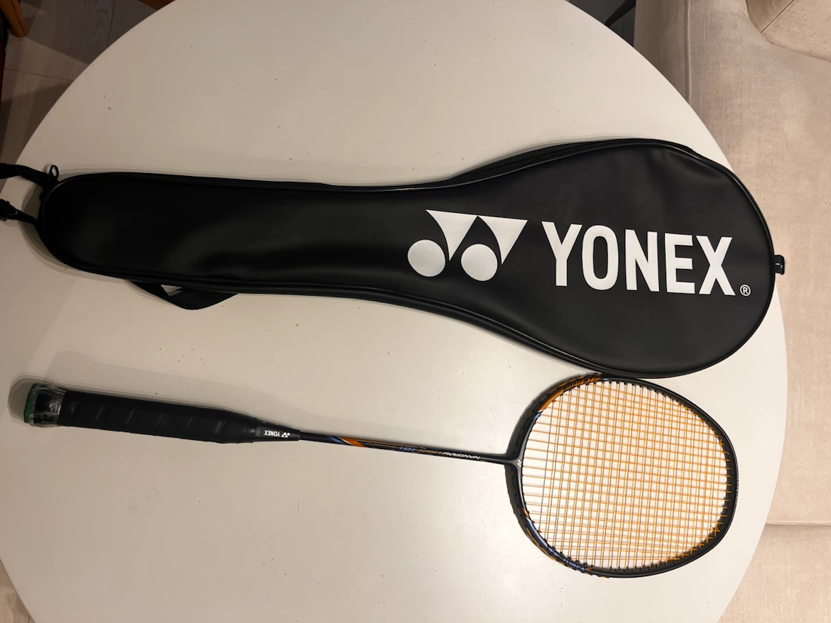 Yonex Badminton Racquet with Cover - photo 2