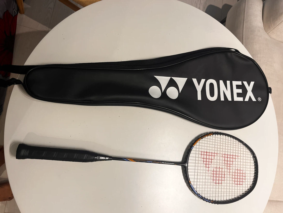 Yonex Badminton Racquet with Cover - photo 2