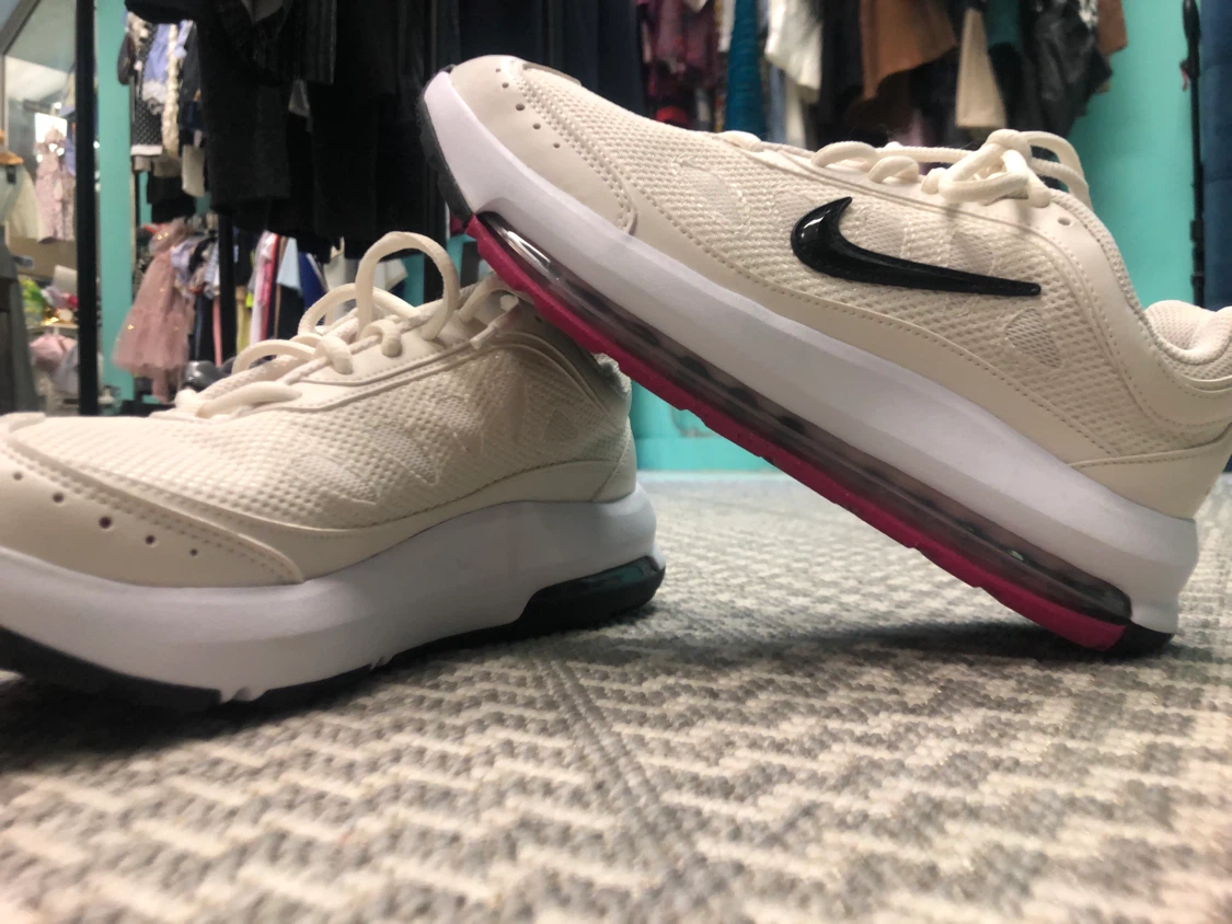 Nike Air Max Shoes White US Women size 9.5 or Men 8.5 - photo 4