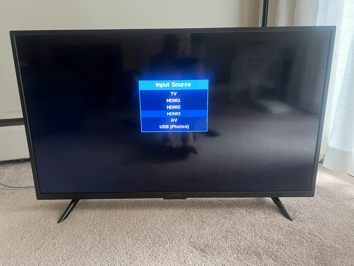Insignia 40" FHD 1080p LED TV - photo 2