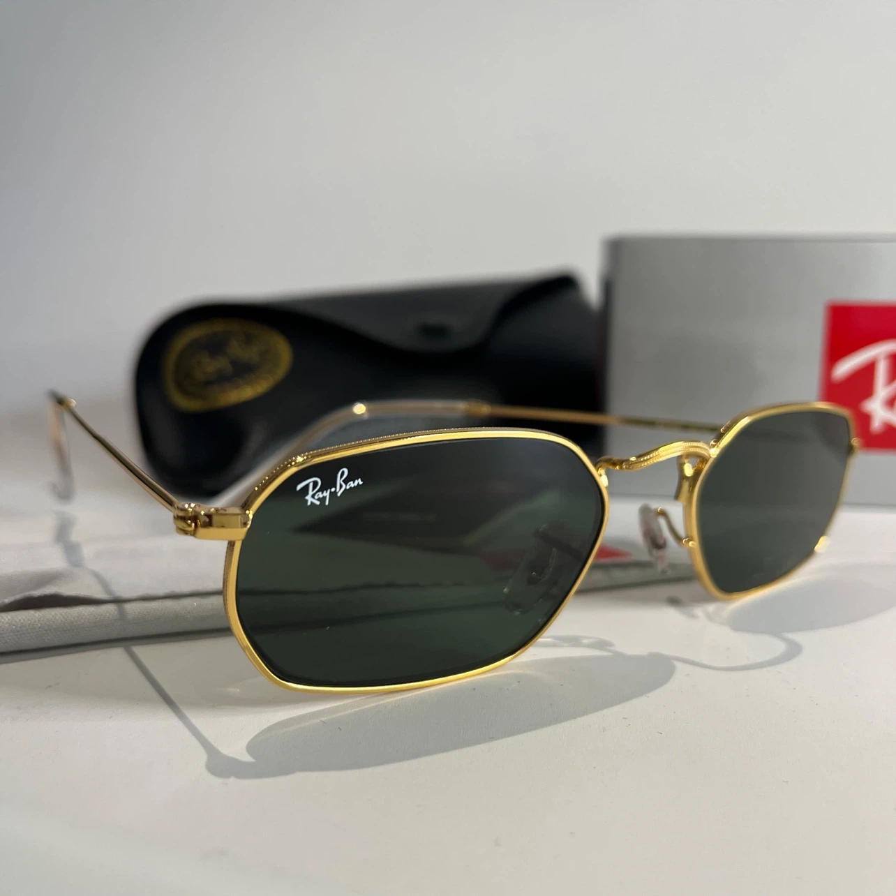 Ray-Ban Hexagonal Sunglasses - Gold Frame - photo 3
