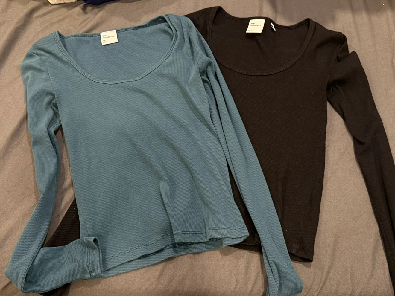 Aritzia TNA homestretch scoop neck long sleeve