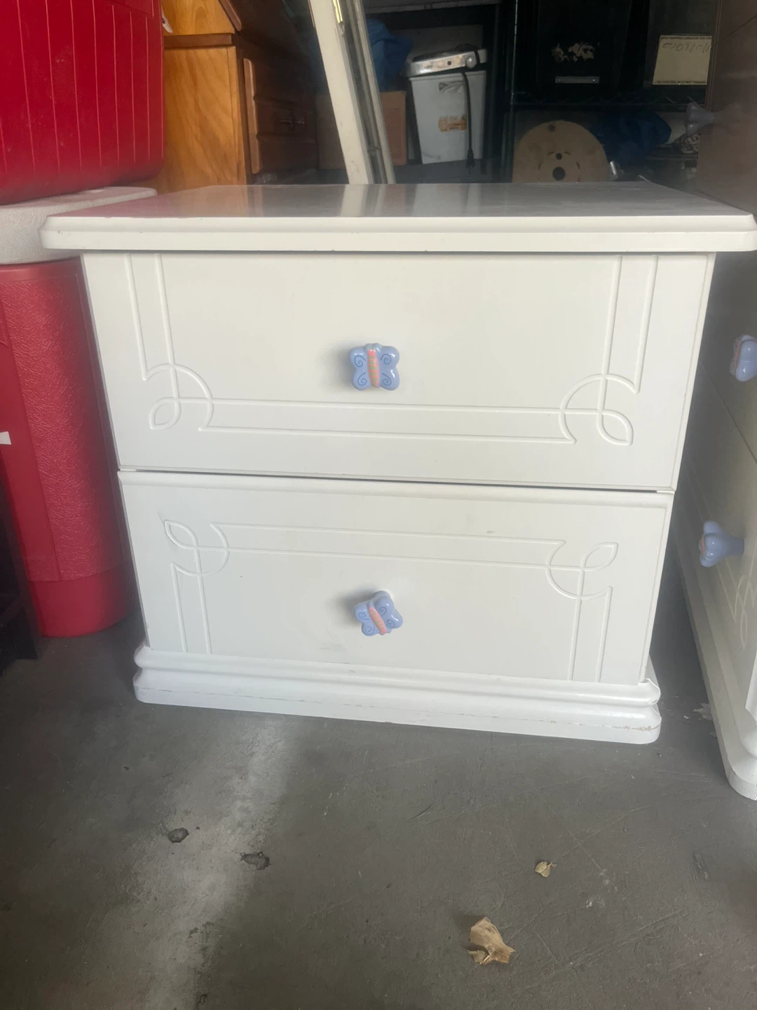 Dresser and light stand - photo 2