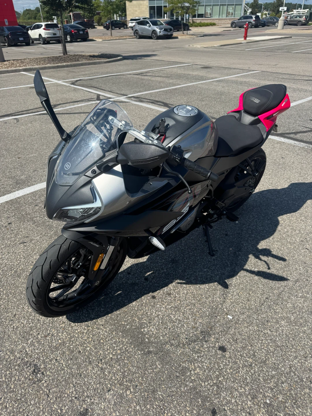 2024 CFMOTO 300SS - photo 4