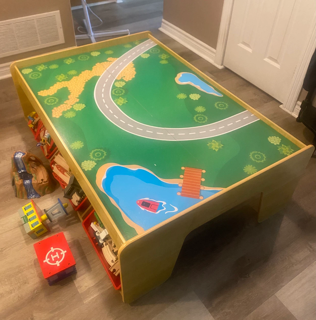 Kidkraft activity table & train set - photo 3