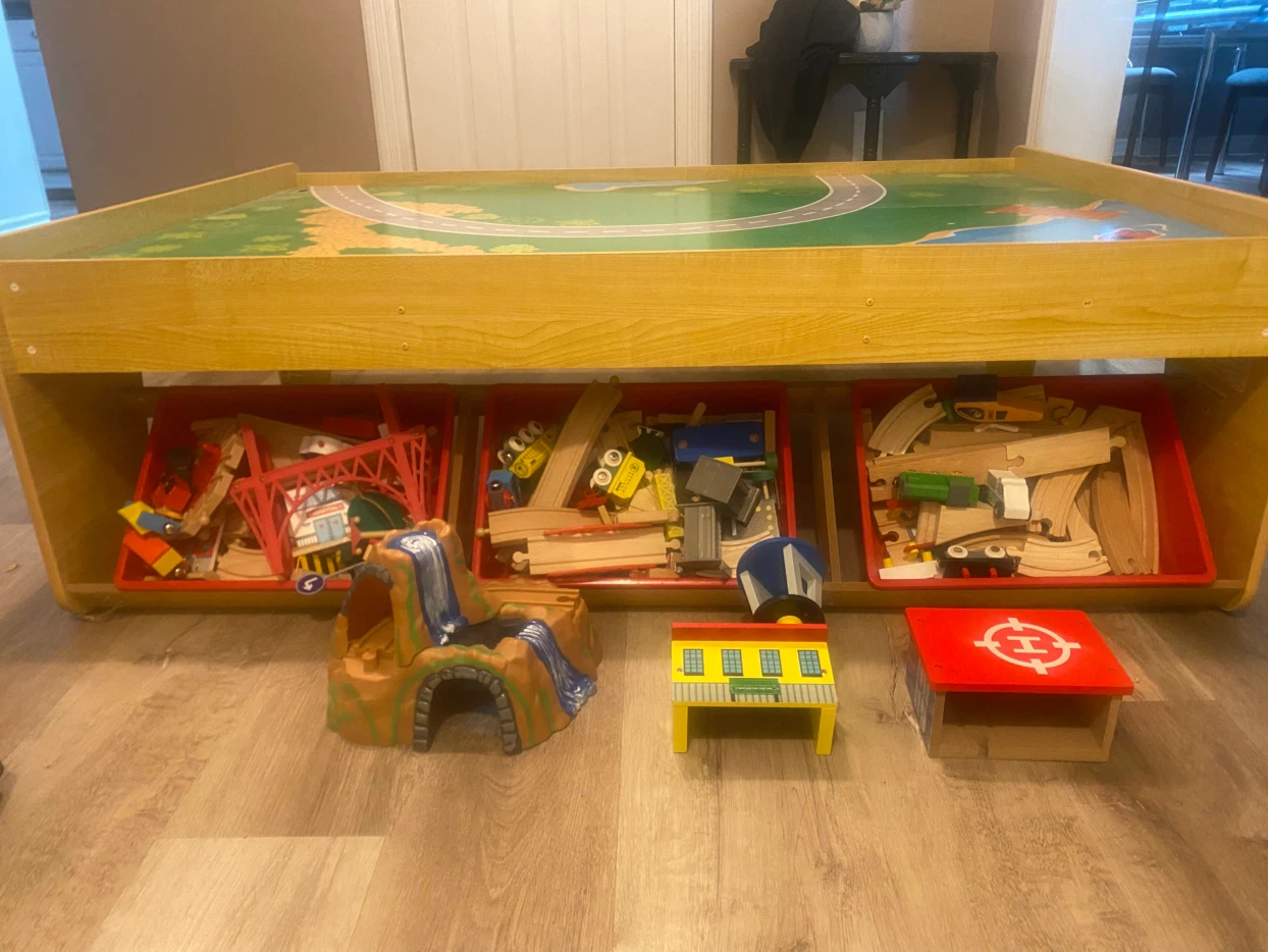 Kidkraft activity table & train set - photo 5