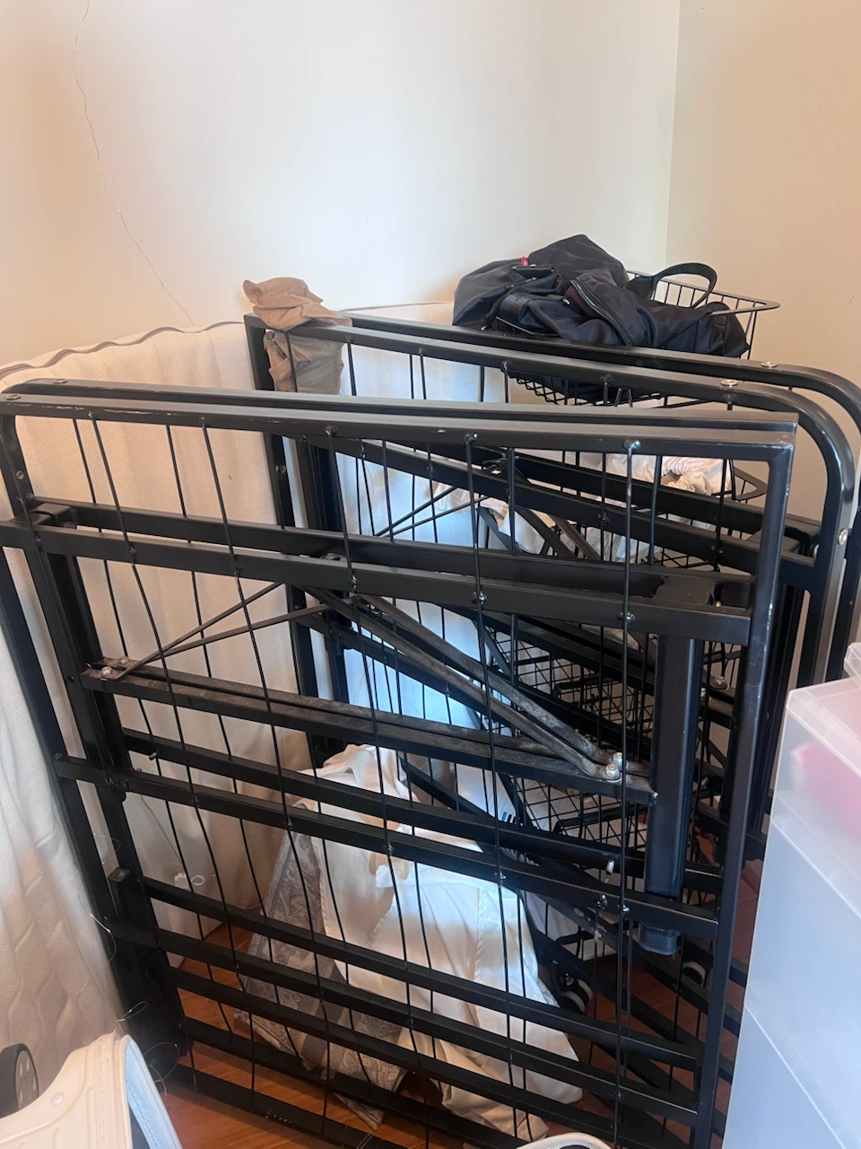 Foldable Wire Grid Metal Bed Frame with two mattress - photo 4