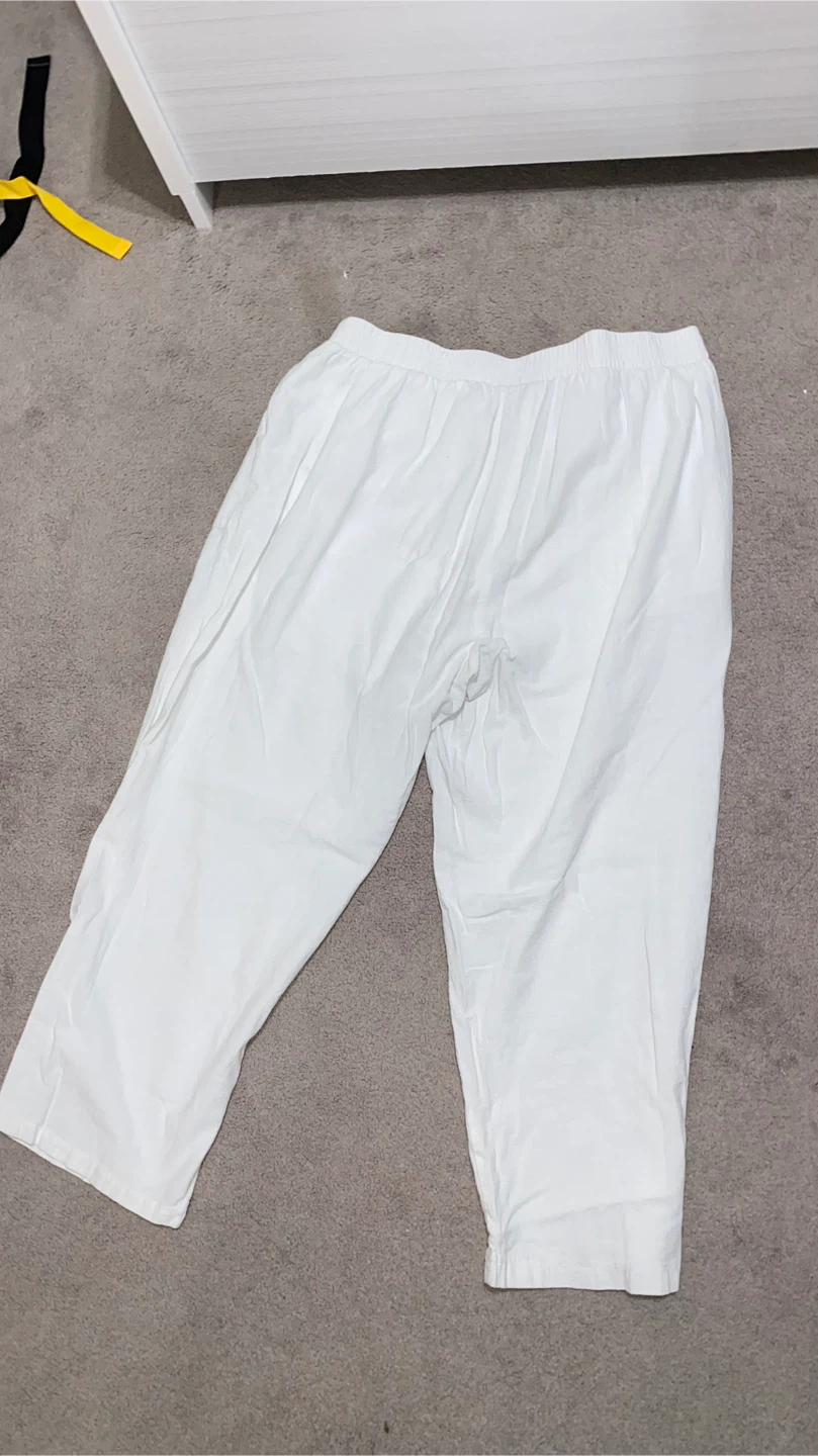 White Capris - photo 2