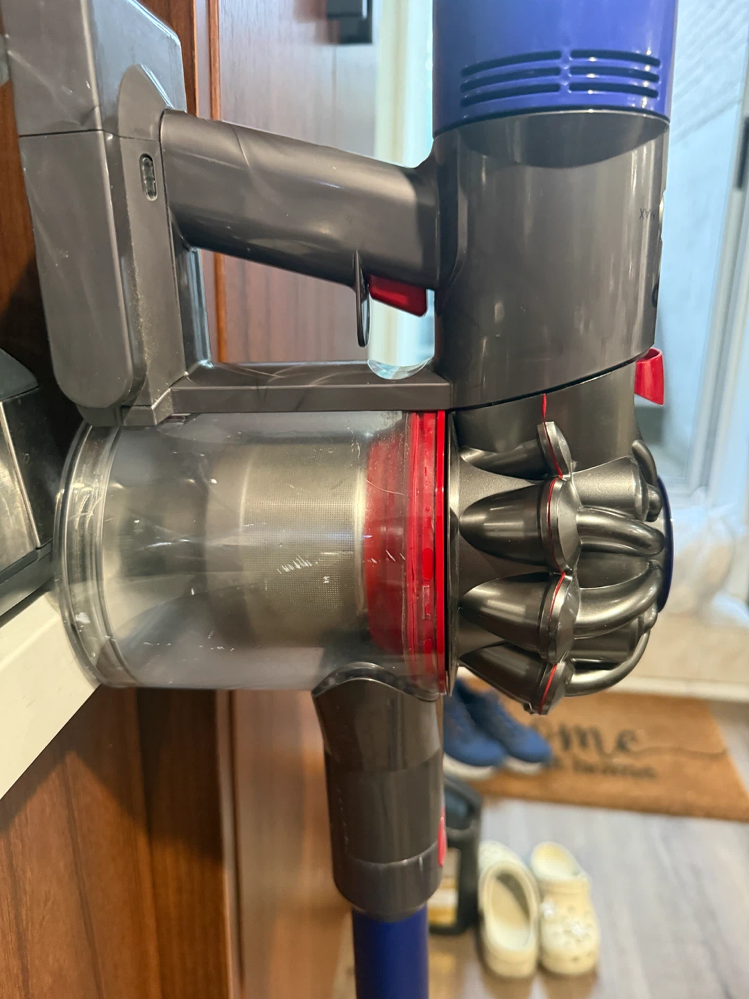 Dyson V8 Cordless Vacuum Cleaner - photo 3
