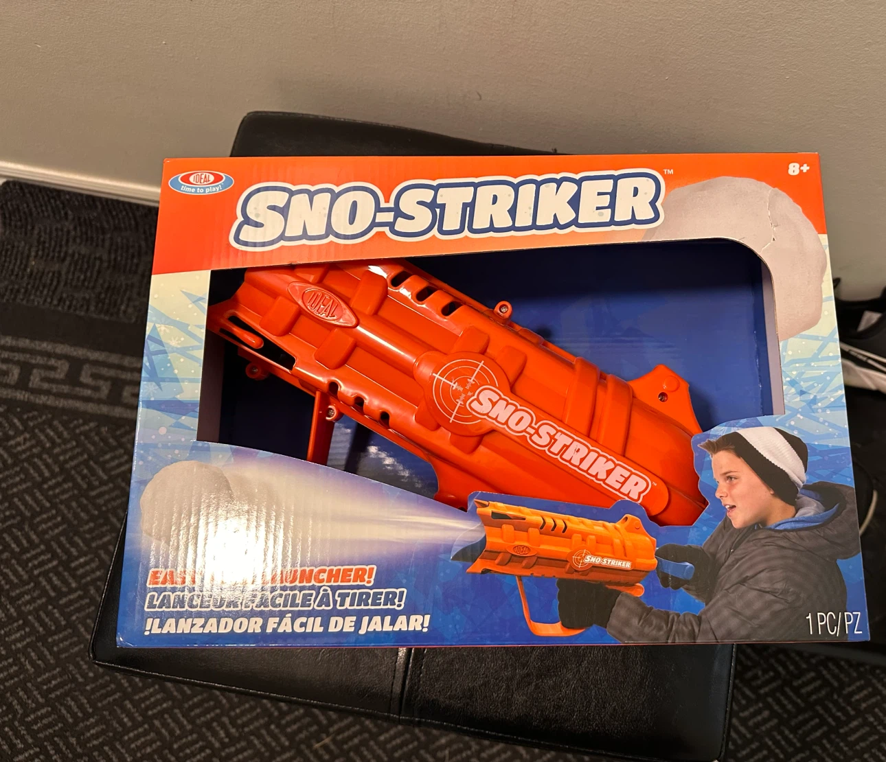 Brand new Sno-Striker Easy Pull Launcher Toy