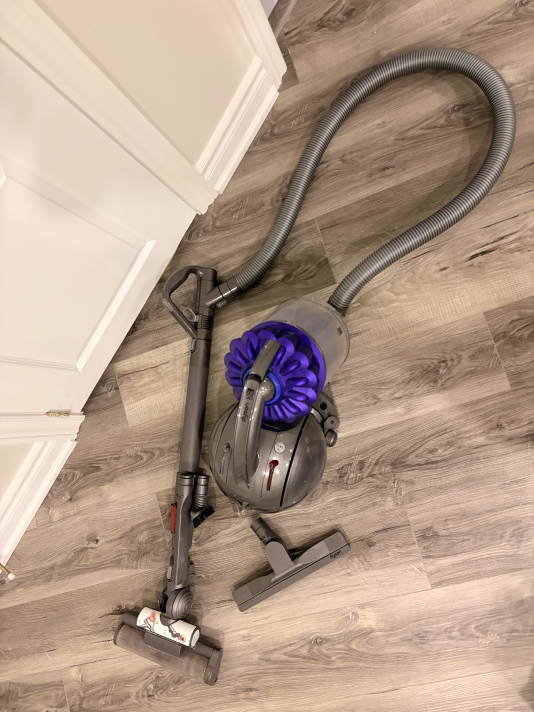 LIKE NEW Dyson DC37 Vacuum Cleaner (corded) - photo 2
