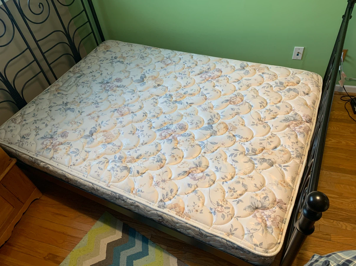 IKEA Noresund double bed with mattress and mattress cover - photo 4