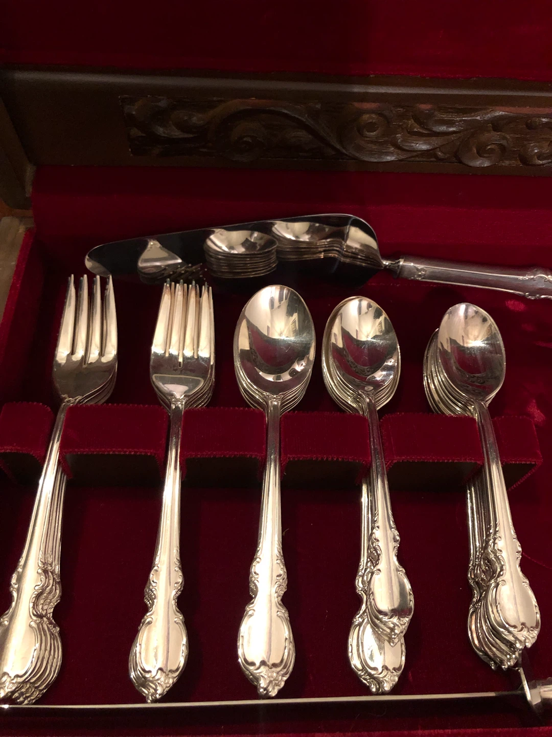 1847 Rogers bros Silverware 91 piece set