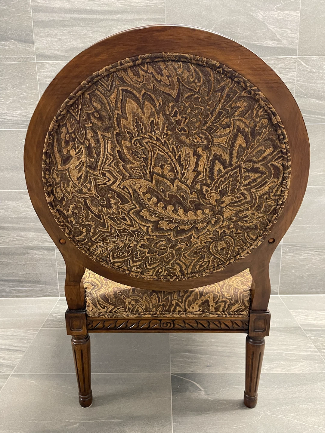 Louis XVI / French Provincial carved medallion armchair - photo 4
