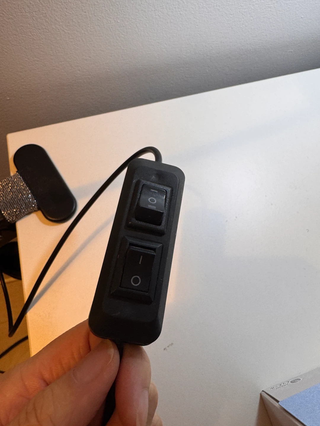 Clip-on LED Desk Lamp with Dual Switches - photo 4