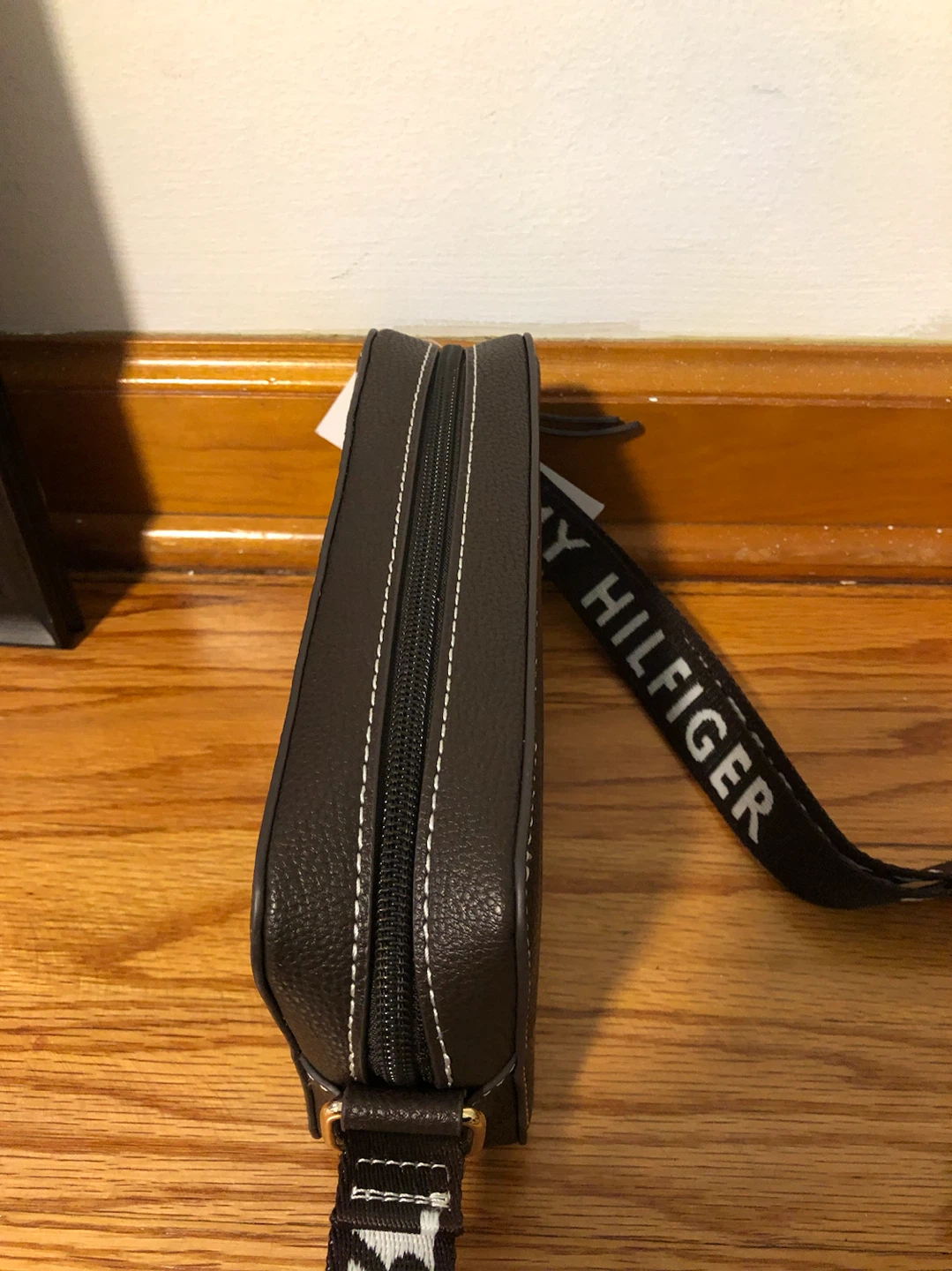 Tommy Hilfiger Brown Pebble Grain Camera Bag - photo 4