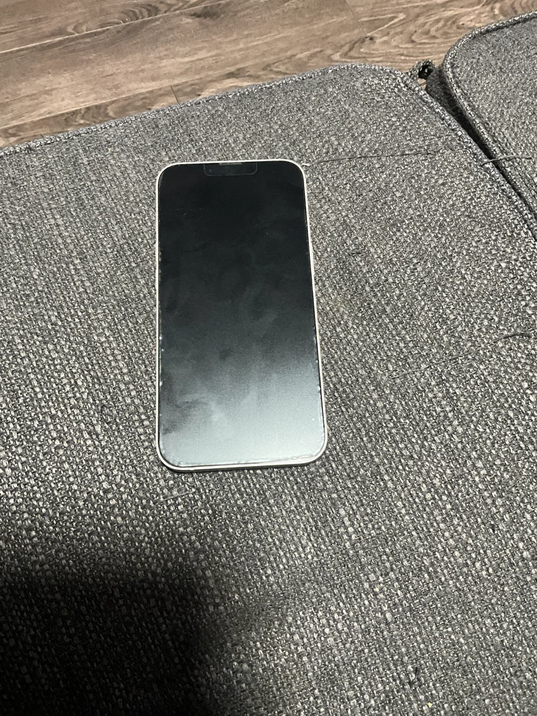 iPhone 13 - photo 2