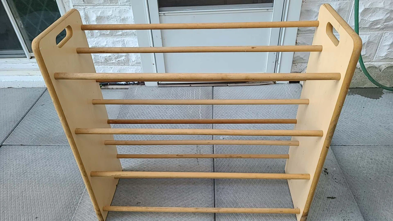 Wooden shoes rack