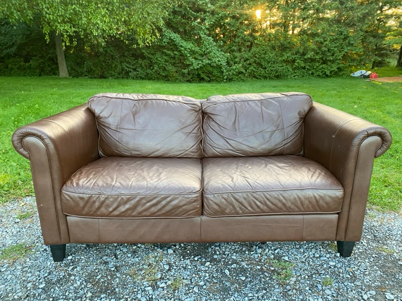 Lancer Furniture Genuine Leather Loveseat (CAN DELIVER)
