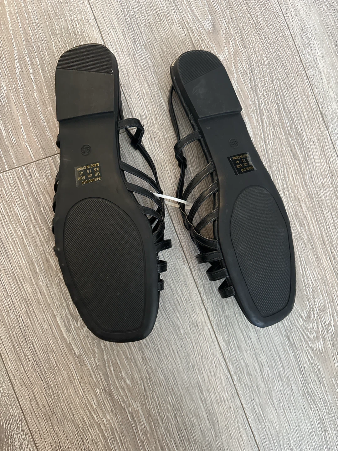 Brand new Vivy Black Strappy Sandals Size 5.5 - photo 4