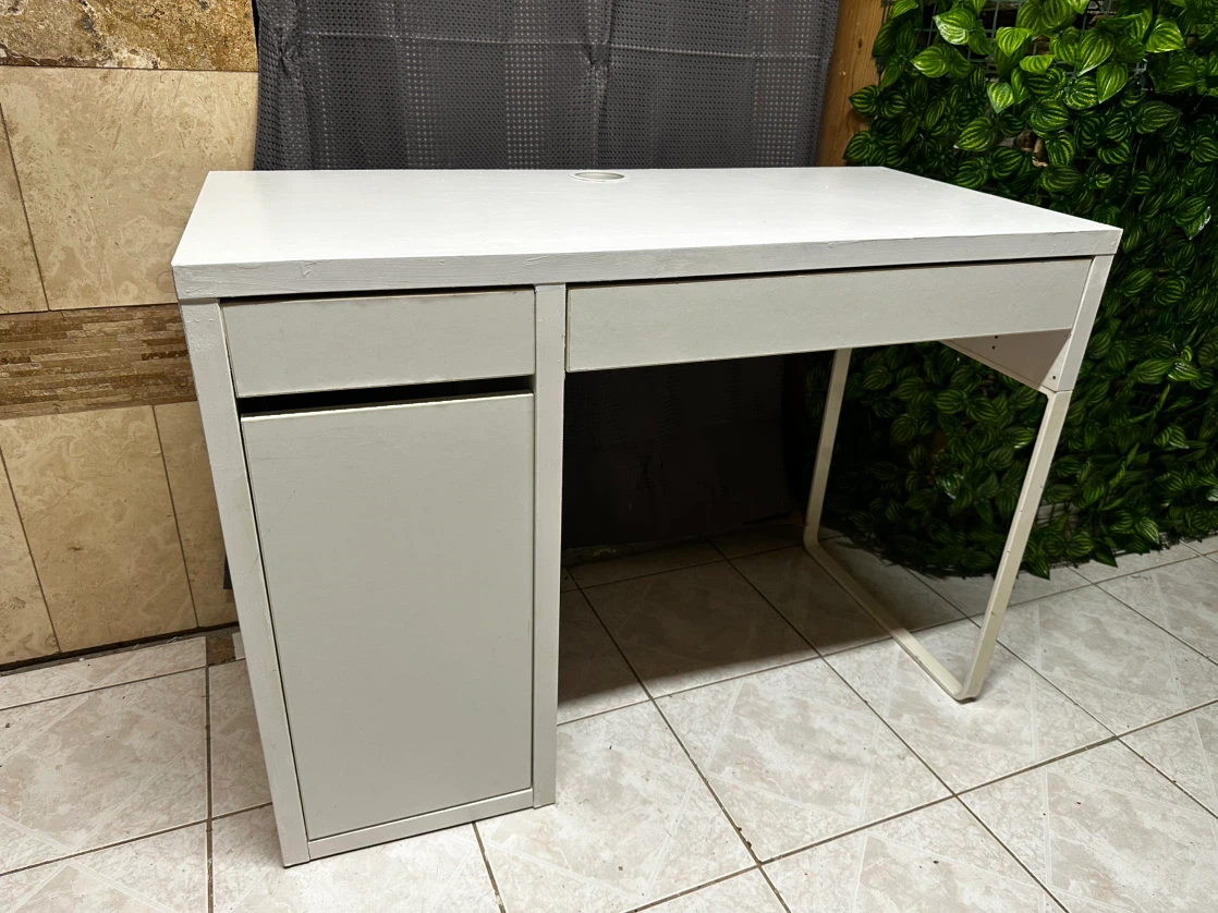 IKEA White Desk with 2 Drawers and Storage