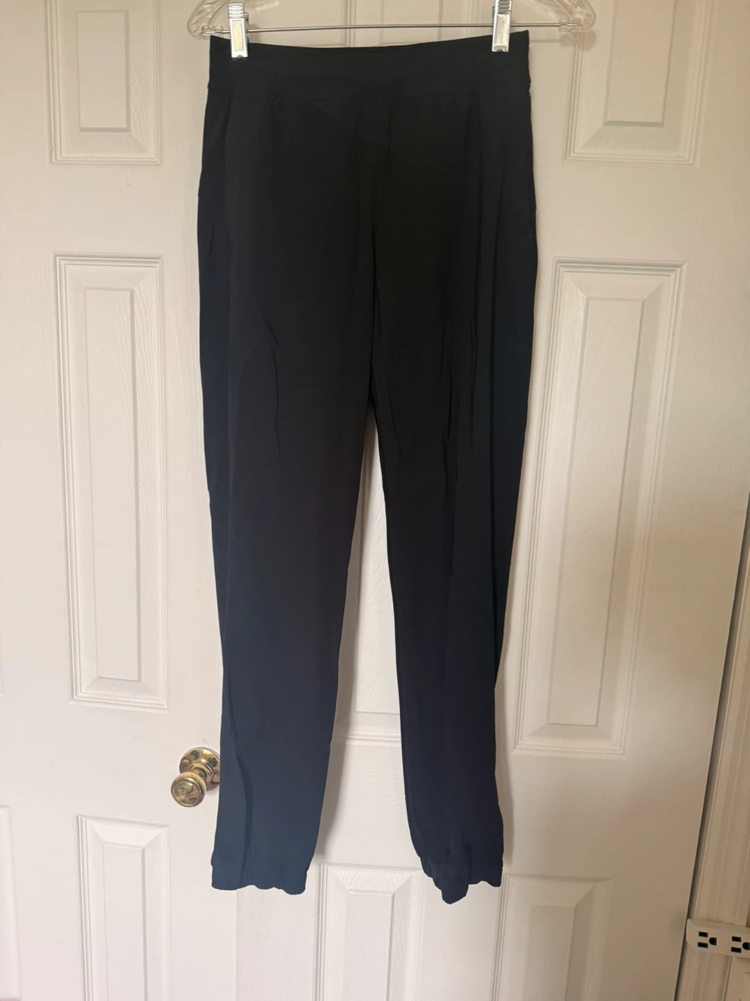 Lululemon Mid-Rise Jogger (Women) - Size 4- Black - photo 3
