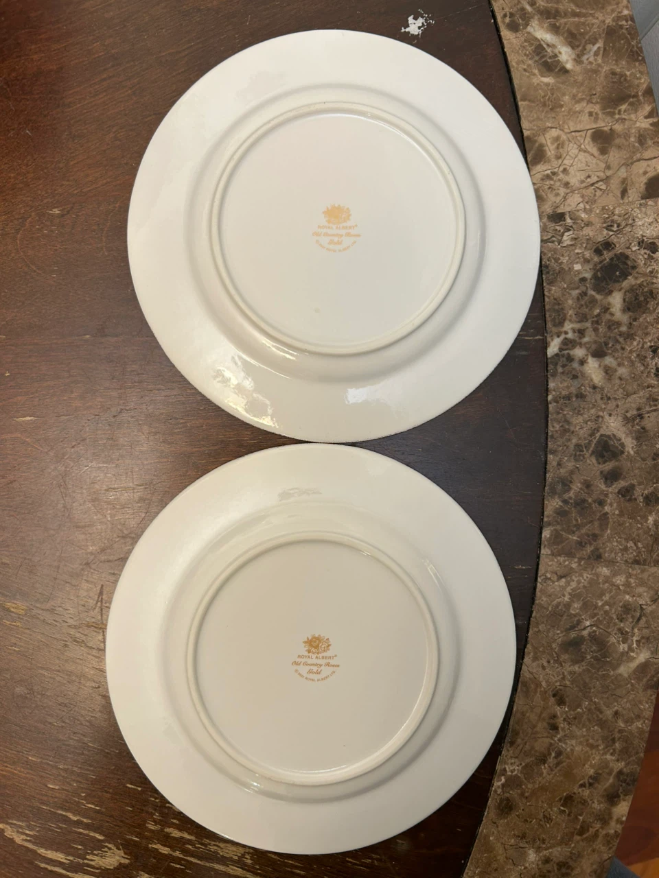 2 Aynsley Old Country Roses Plates Gold Trim - photo 2